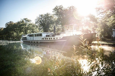Grand Victoria barge
